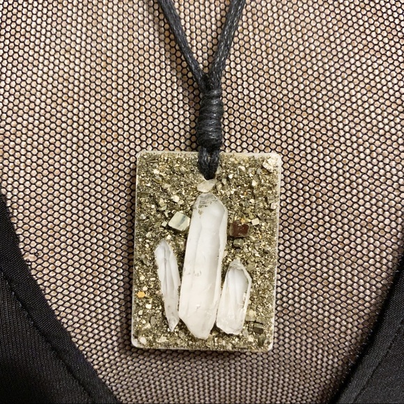 Handmade African white quartz bronze neckl… - Picture 3 of 8